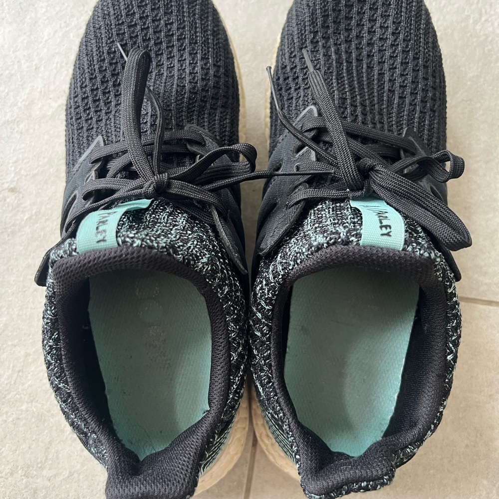 Adidas Ultraboost Black Knit Sneakers 9.5 women’s 8 men’s